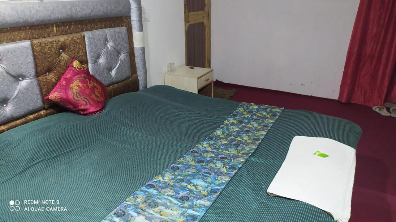 Hotel New Heaven Canal Srīnagar Kültér fotó