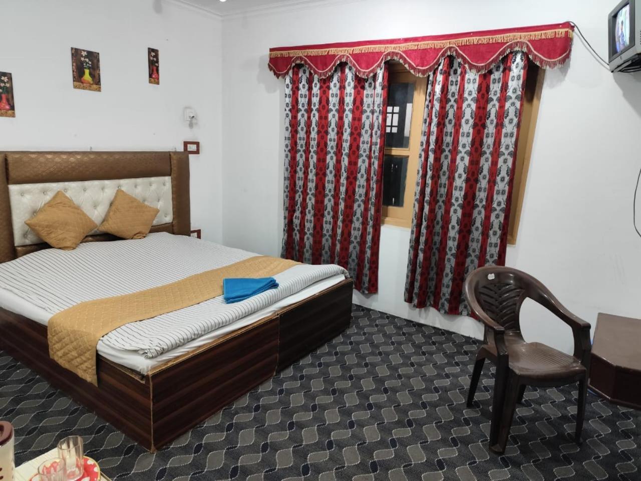 Hotel New Heaven Canal Srīnagar Kültér fotó